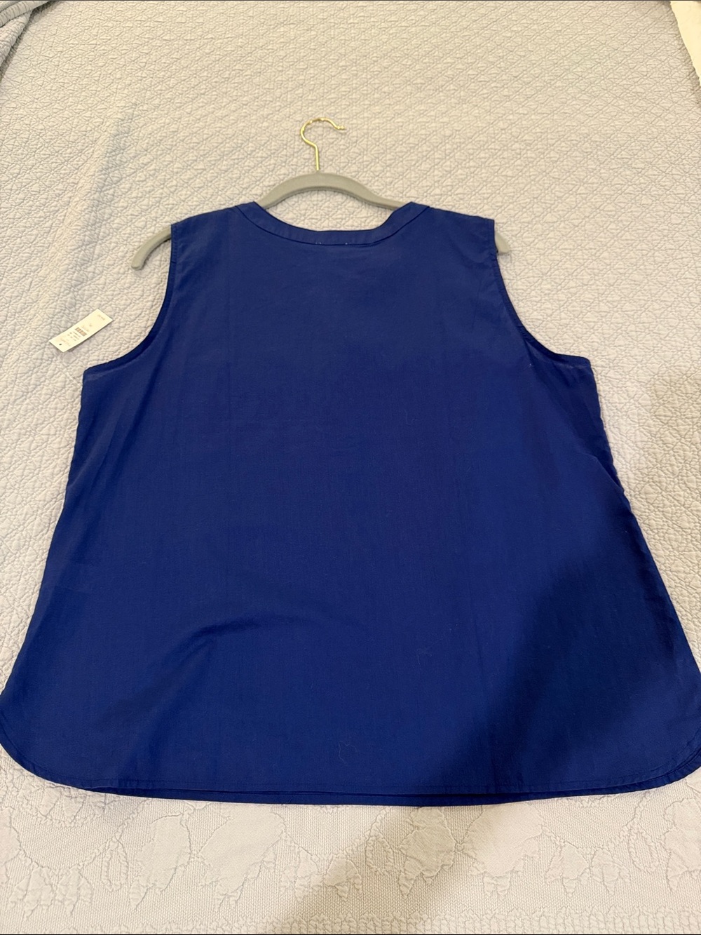 Talbots Sleeveless v neck top in Royal Blue NWT - Picture 2 of 5